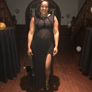 Black Sleeveless Gown